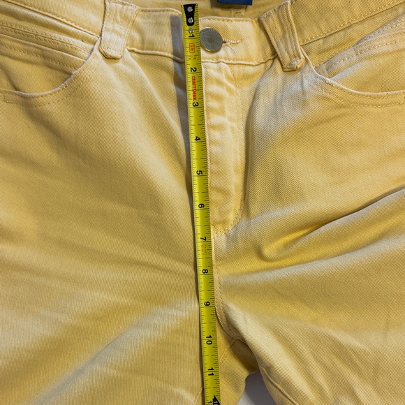 Democracy Women’s frayed hem pants in Yellow - Picture 5 of 7